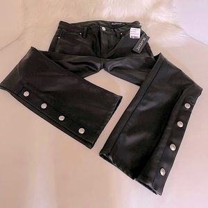 NWT (24) BLANKNYC 7/8 Varick flare cropped Pleather faux vegan snap close black